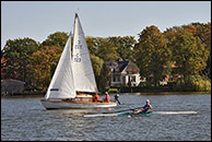 Segelboot auf dem Langen See bei Wendenschloss