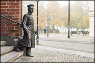 Bronzefigur Hauptmann von Köpenick