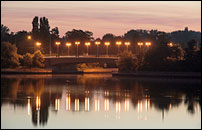 Dammbrücke bei Sonnenaufgang