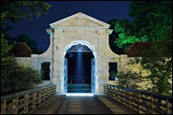 Portal von Schloß Köpenick bei Nacht