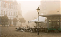 Schloßplatz und Grünstraße im Nebel
